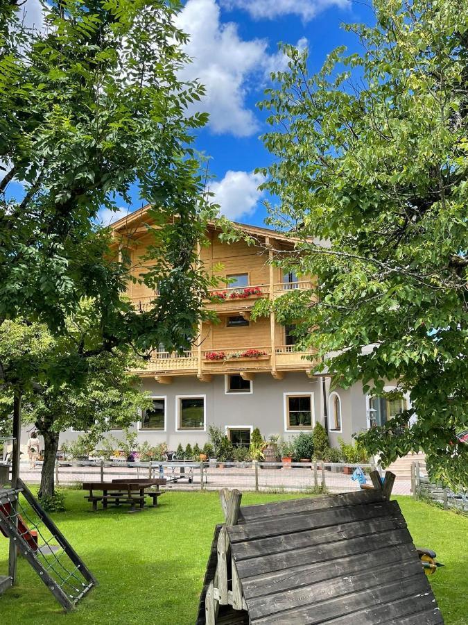 Landhotel Strasserwirt Sankt Ulrich am Pillersee Exterior foto