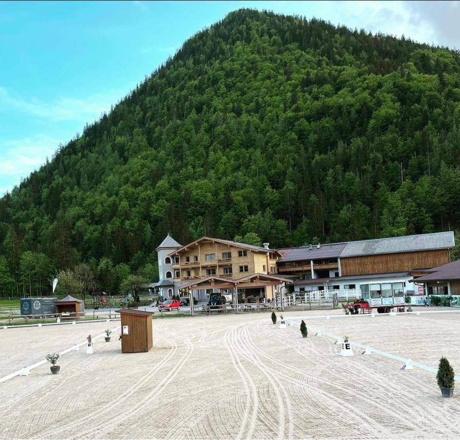 Landhotel Strasserwirt Sankt Ulrich am Pillersee Exterior foto