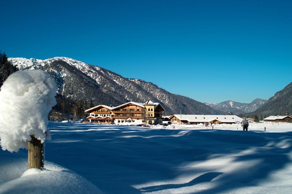 Landhotel Strasserwirt Sankt Ulrich am Pillersee Exterior foto