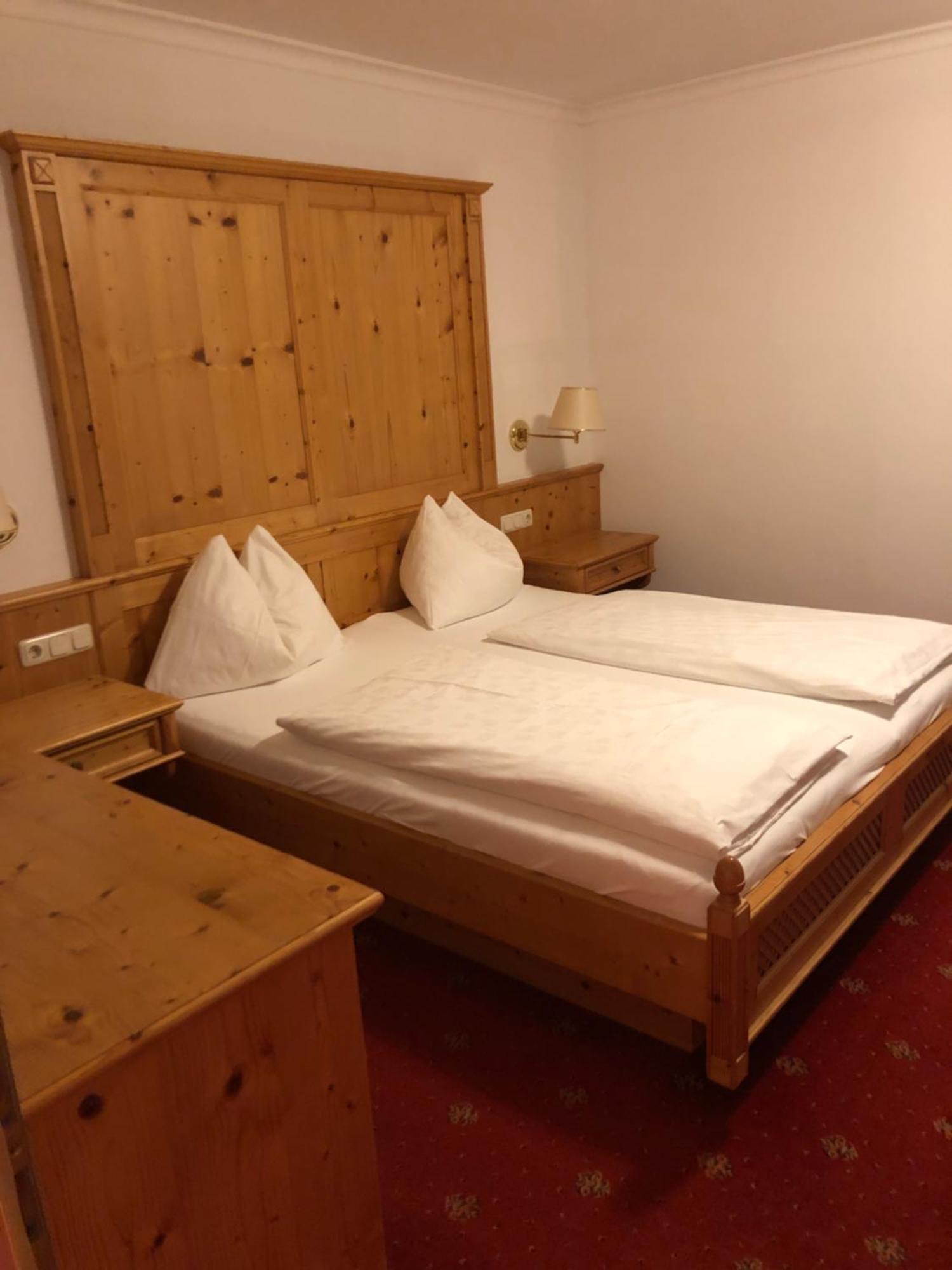 Landhotel Strasserwirt Sankt Ulrich am Pillersee Zimmer foto